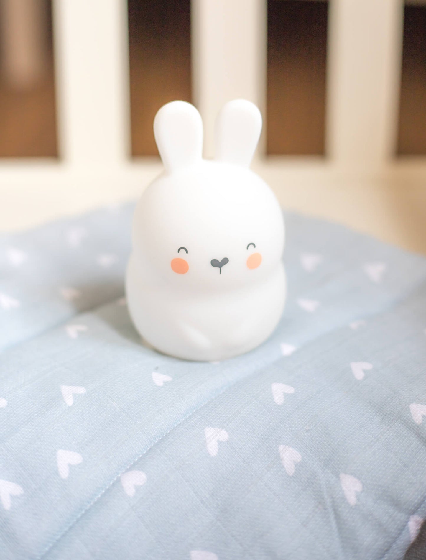 Nachtlampje led batterij konijntje - wit - slaapkamer vooraanzicht