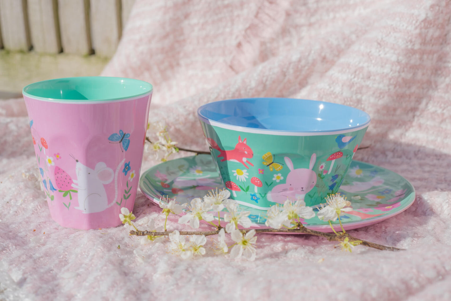 kinderservies ontbijtset melamine meisje roze lente bord beker kommetje vooraazicht set