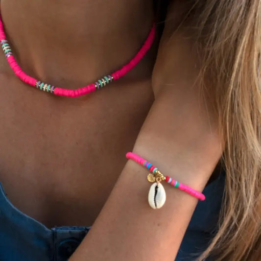 ketting tieners surfketting neon roze fluo roze meiden meisjes sfeerfoto