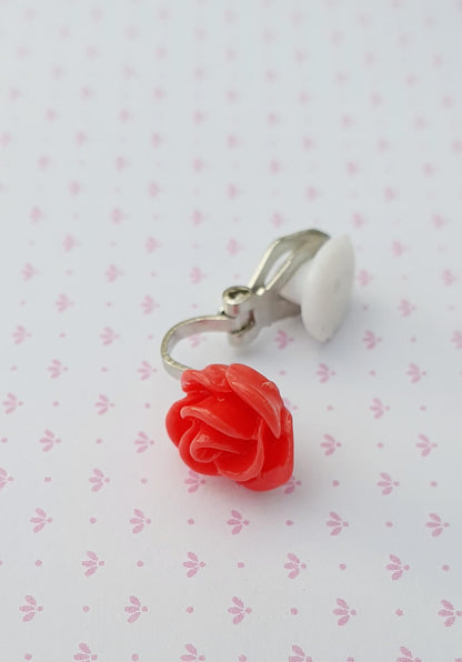 oorclips meisje clipoorbellen verkleden juwelen detailfoto clipoorbel roosje